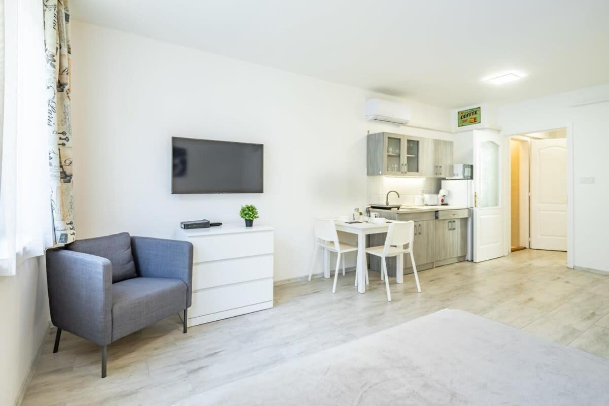 Convenient 2-Room Central Apartment Budapest Luaran gambar
