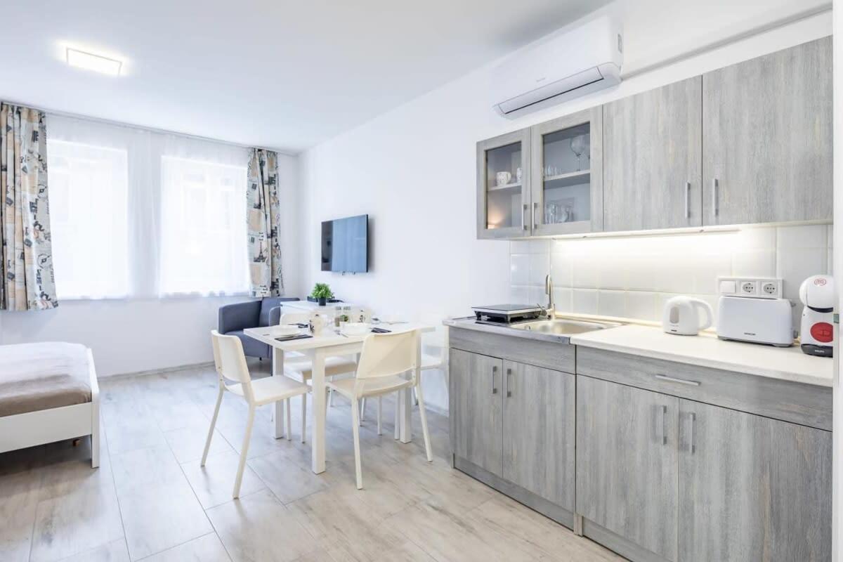 Convenient 2-Room Central Apartment Budapest Luaran gambar