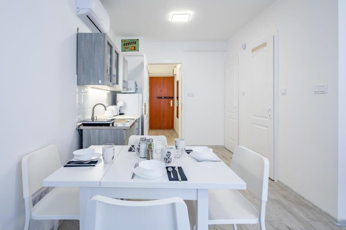 Convenient 2-Room Central Apartment Budapest Luaran gambar