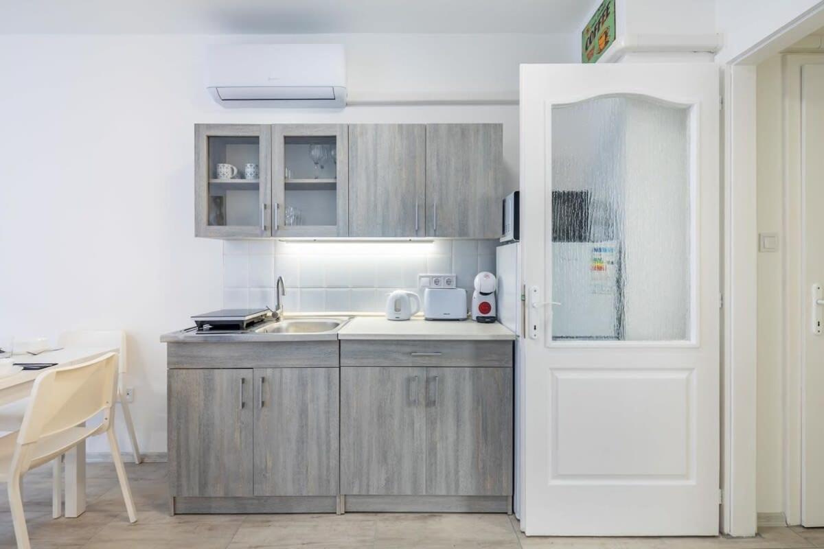 Convenient 2-Room Central Apartment Budapest Luaran gambar