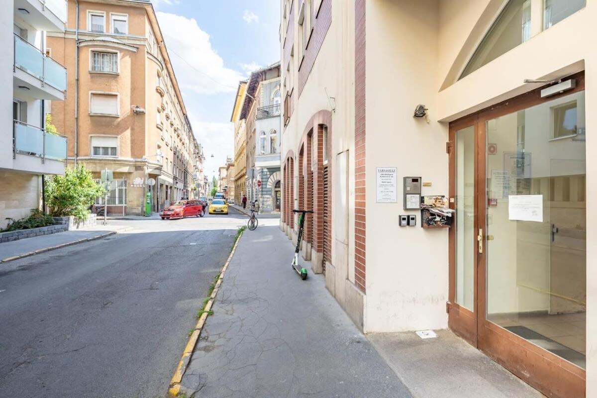 Convenient 2-Room Central Apartment Budapest Luaran gambar